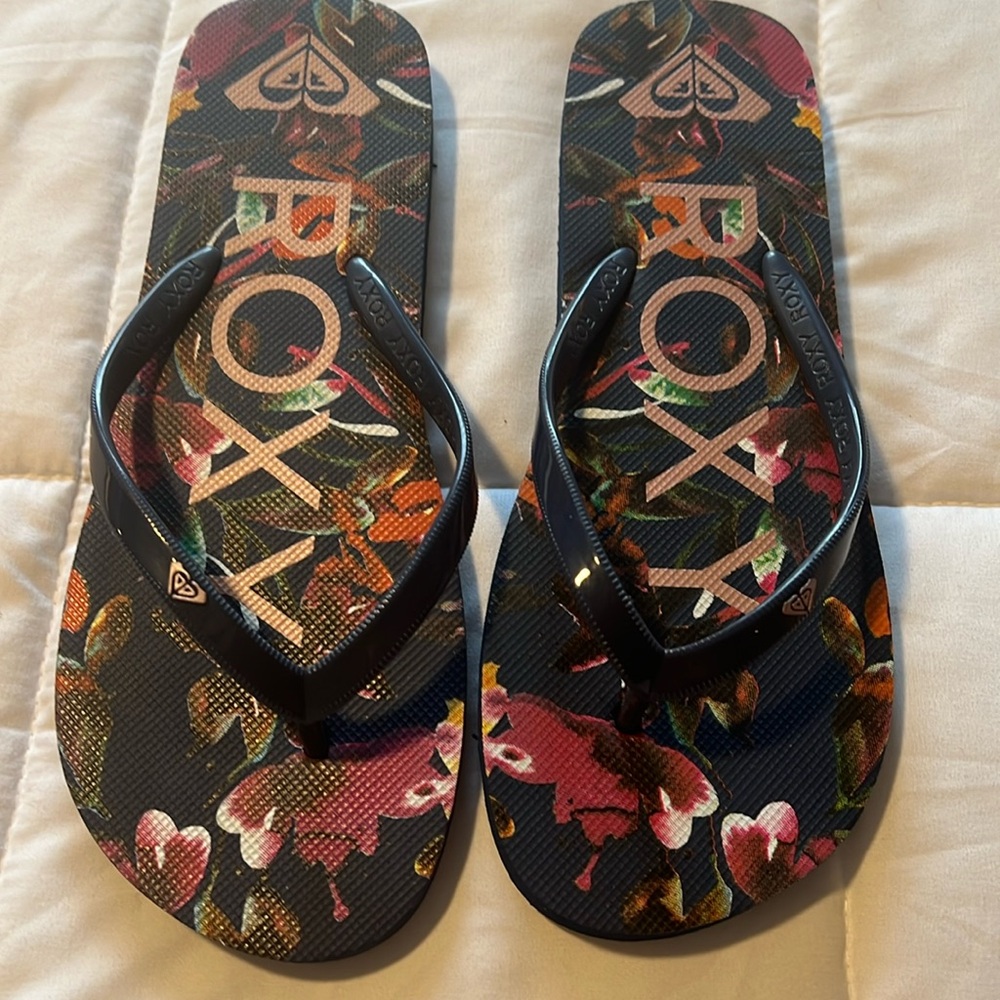 Roxy flip flops